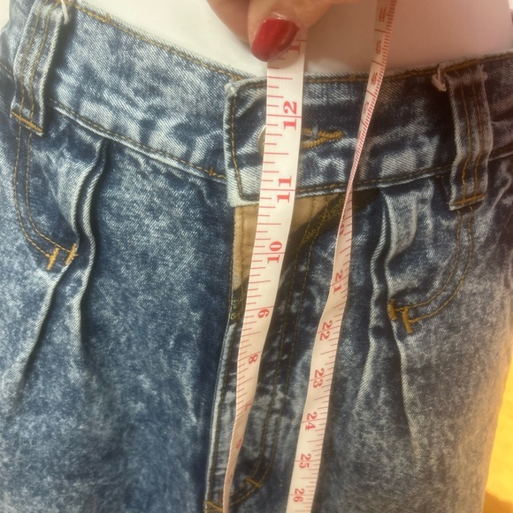 Vintage Jordache Jeans - Picture 2 of 11